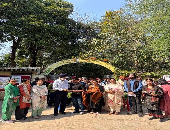 Students and faculty at the distribution drive