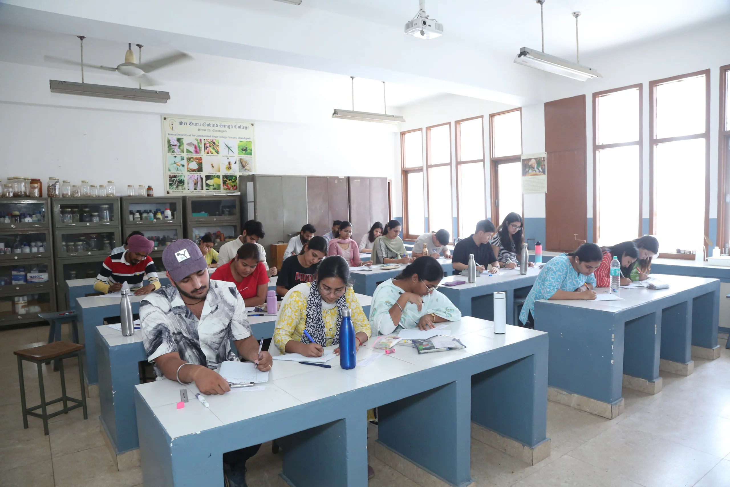 Zoology Laboratory at SGGS Chandigarh